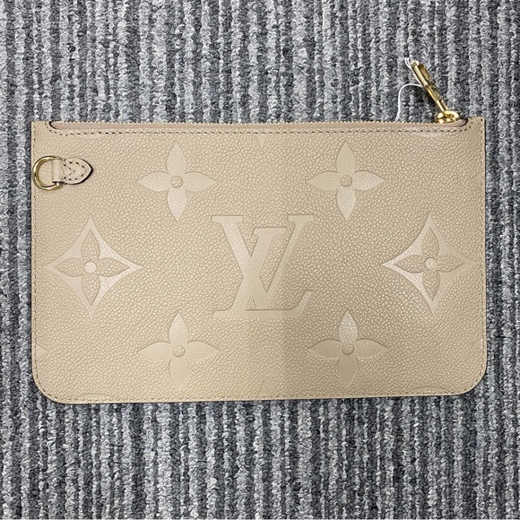 🎀 Louis Vuitton Turtle Dove Monogram Giant Empreinte Leather Neverfull Pochette - Picture 12 of 15